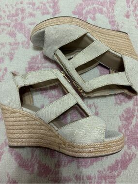 A New Day Carla Cream Espadrilles Wedges Heels Women’s size 9.5